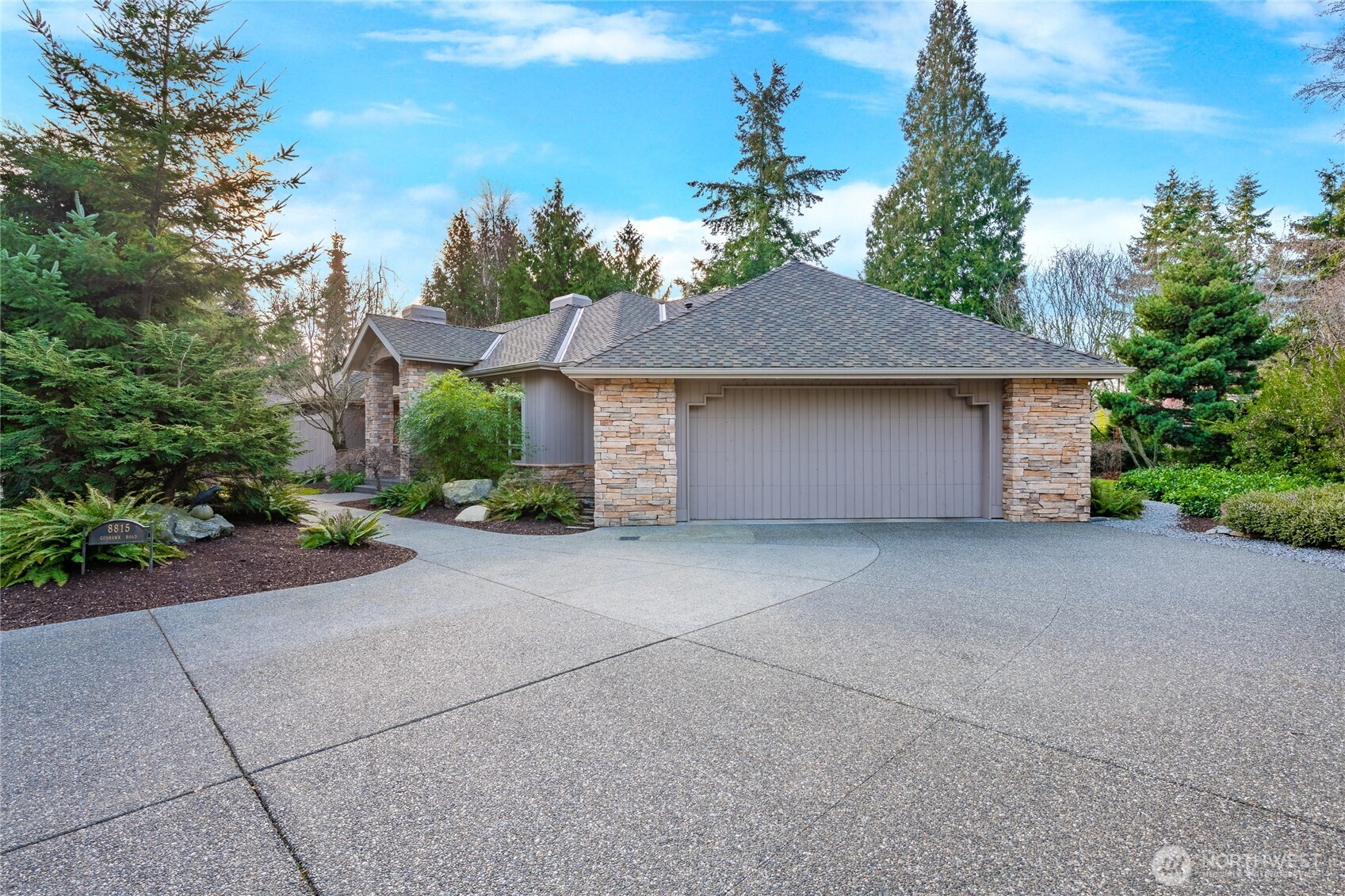 8815 Goshawk Road , Blaine, WA 98230