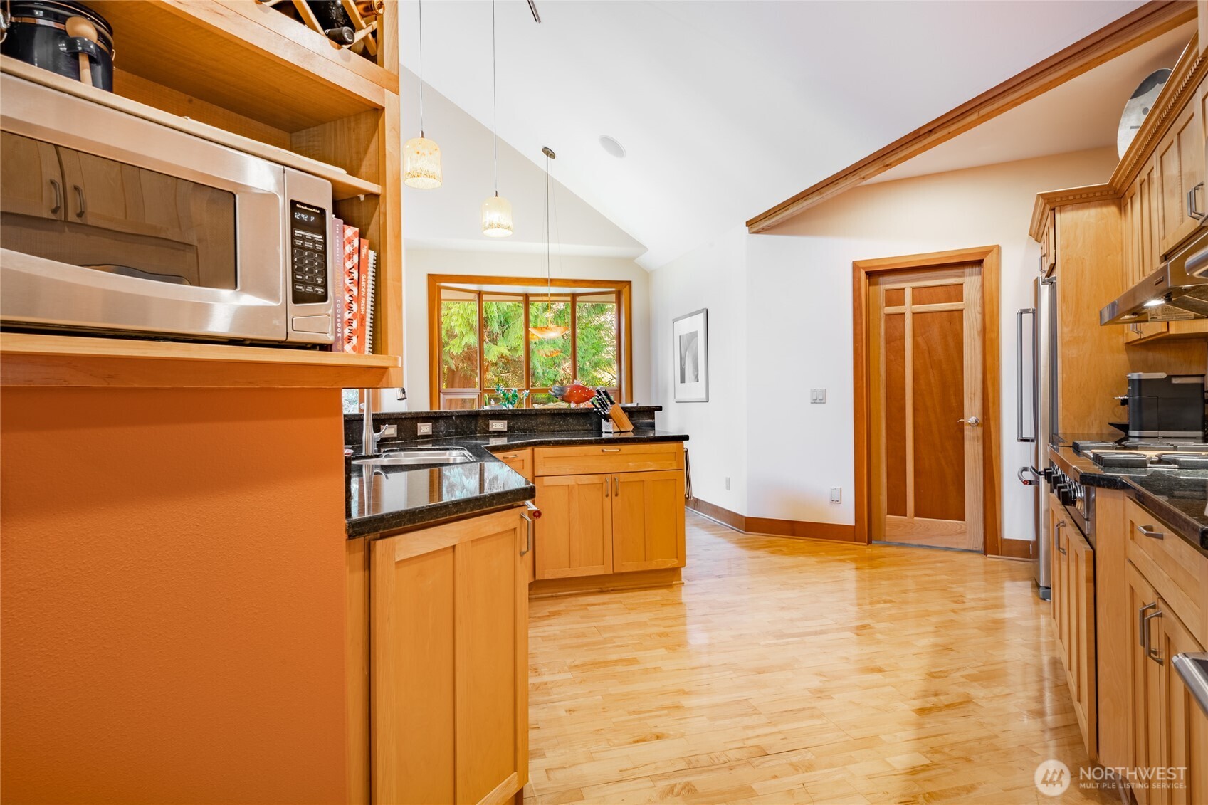 8815 Goshawk Road , Blaine, WA 98230