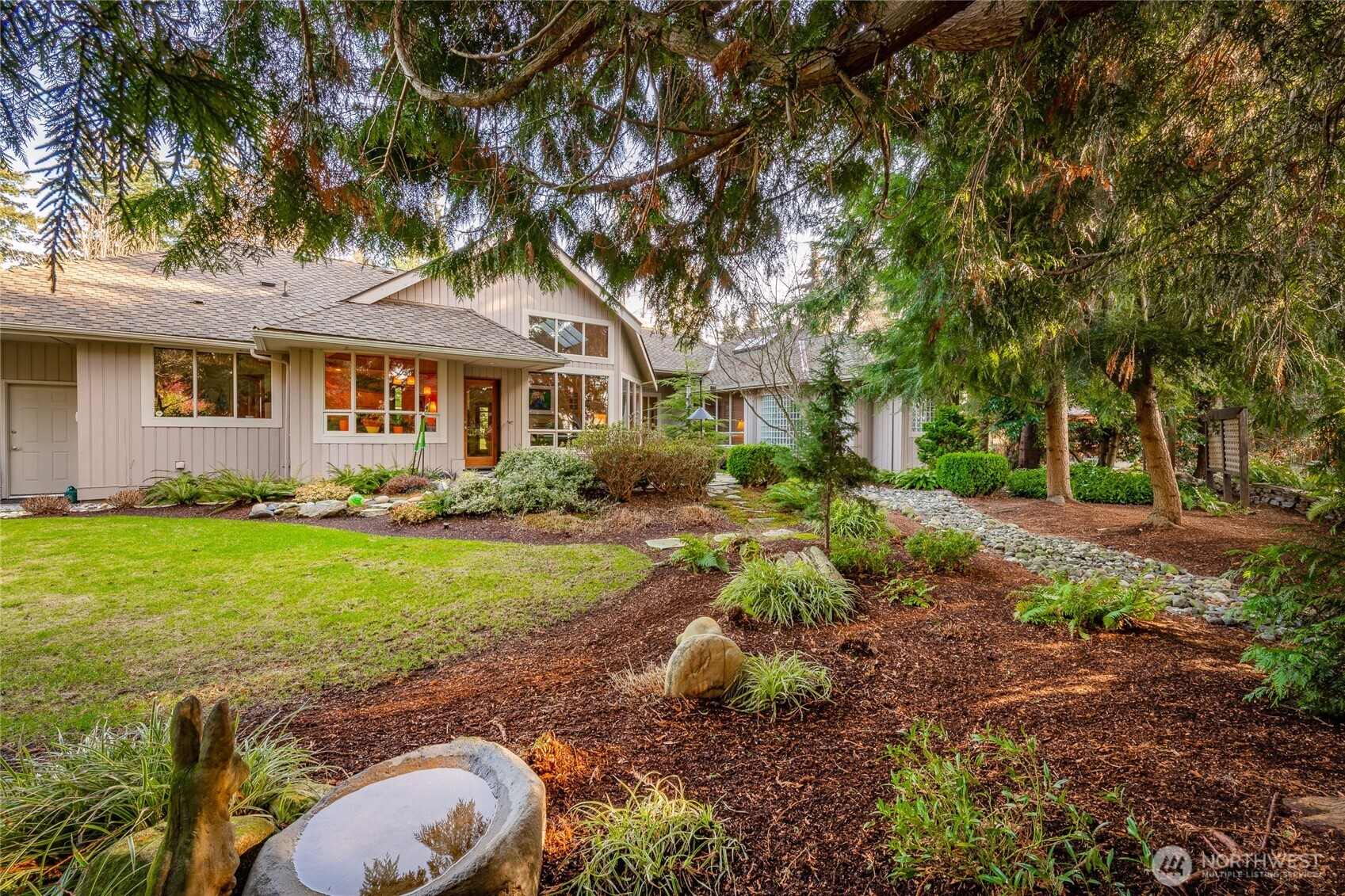 8815 Goshawk Road , Blaine, WA 98230