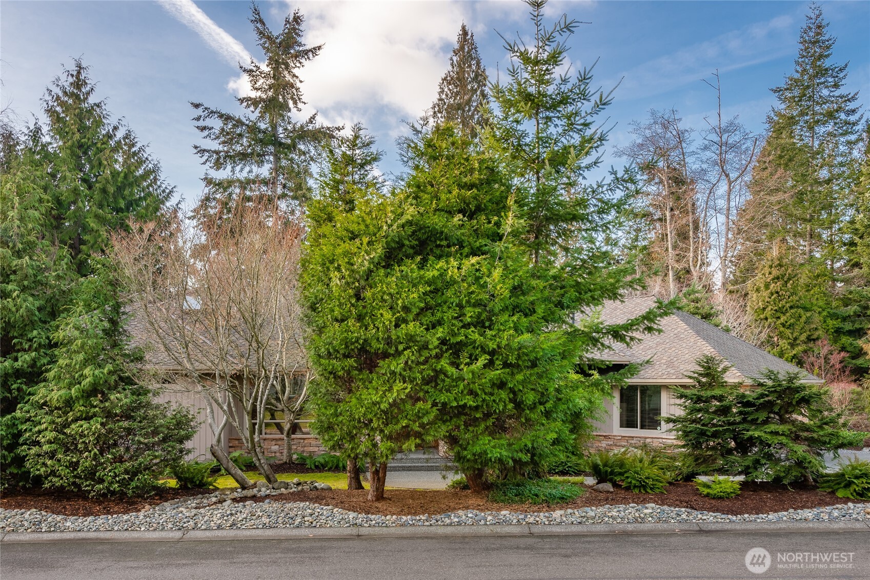 8815 Goshawk Road , Blaine, WA 98230