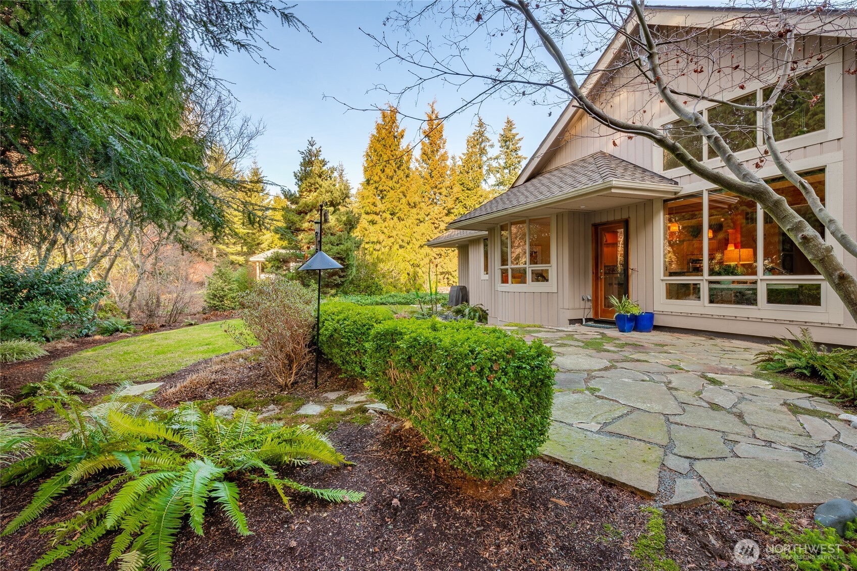 8815 Goshawk Road , Blaine, WA 98230