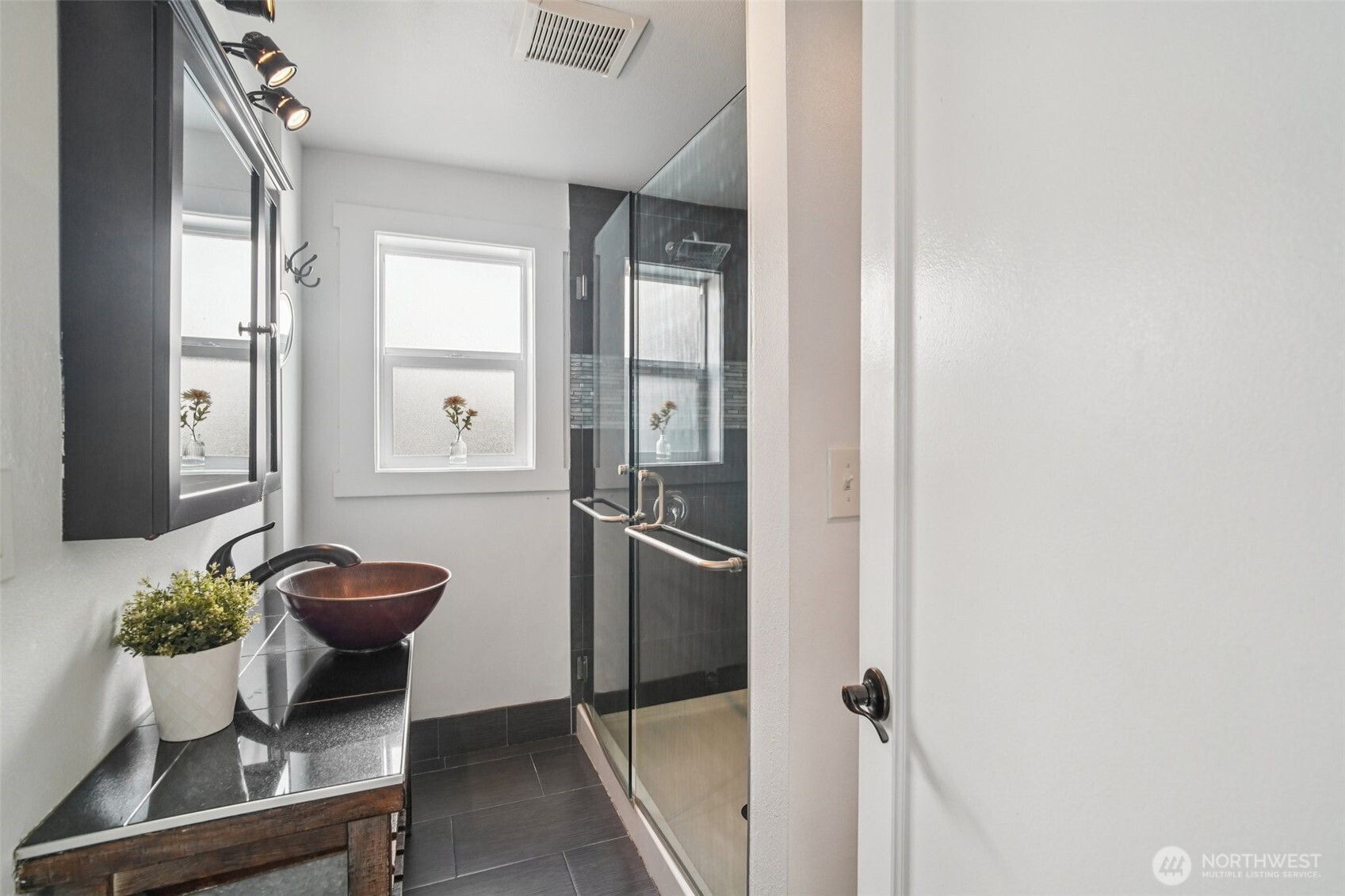 851 NW 56th Street , Seattle, WA 98107