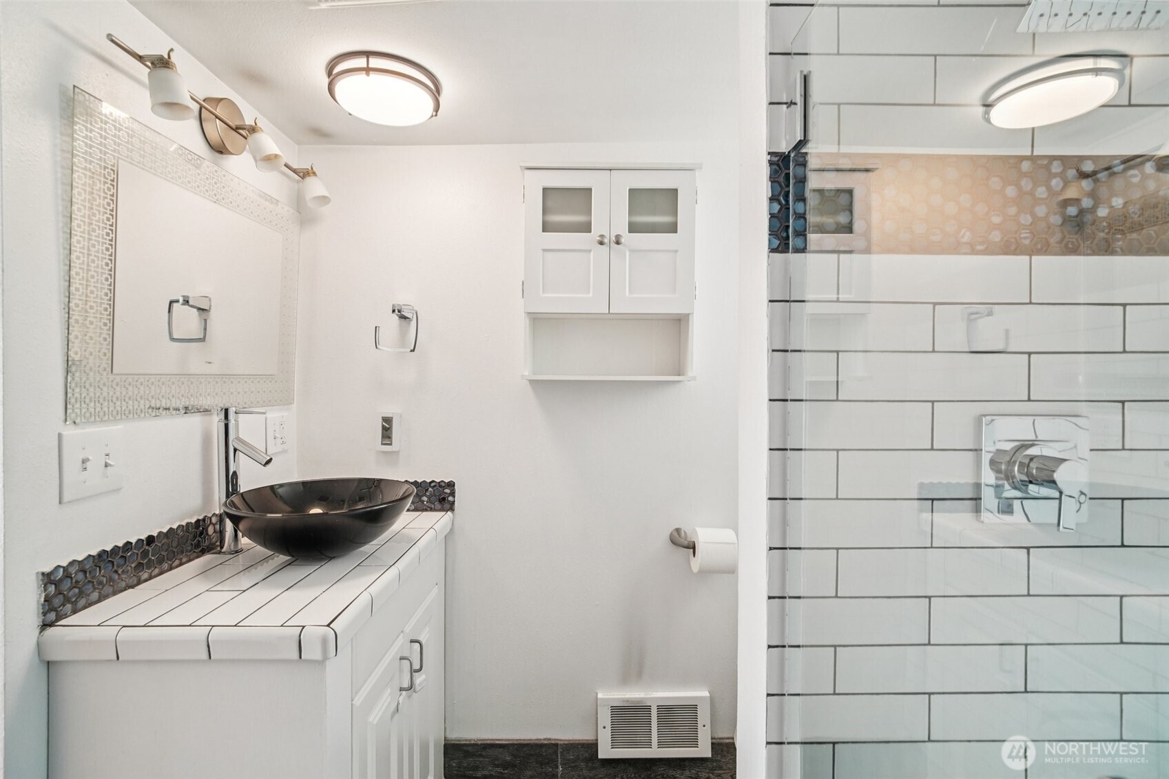 851 NW 56th Street , Seattle, WA 98107