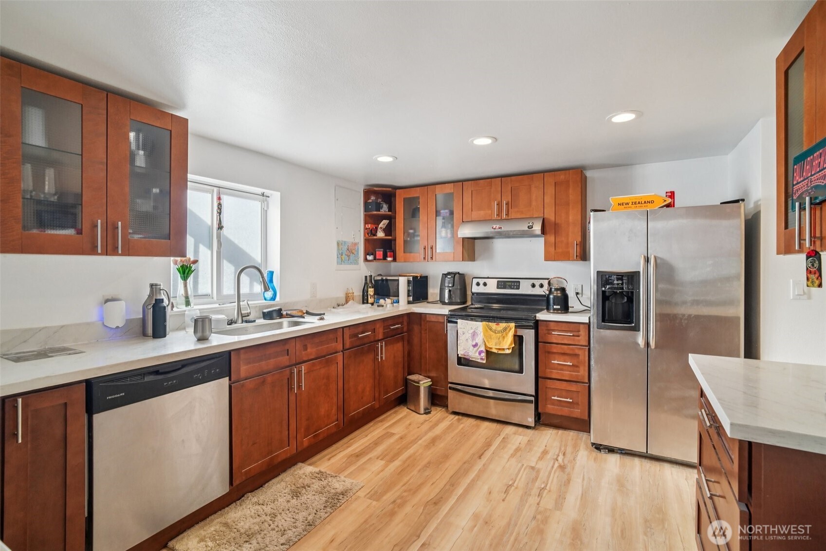 851 NW 56th Street , Seattle, WA 98107