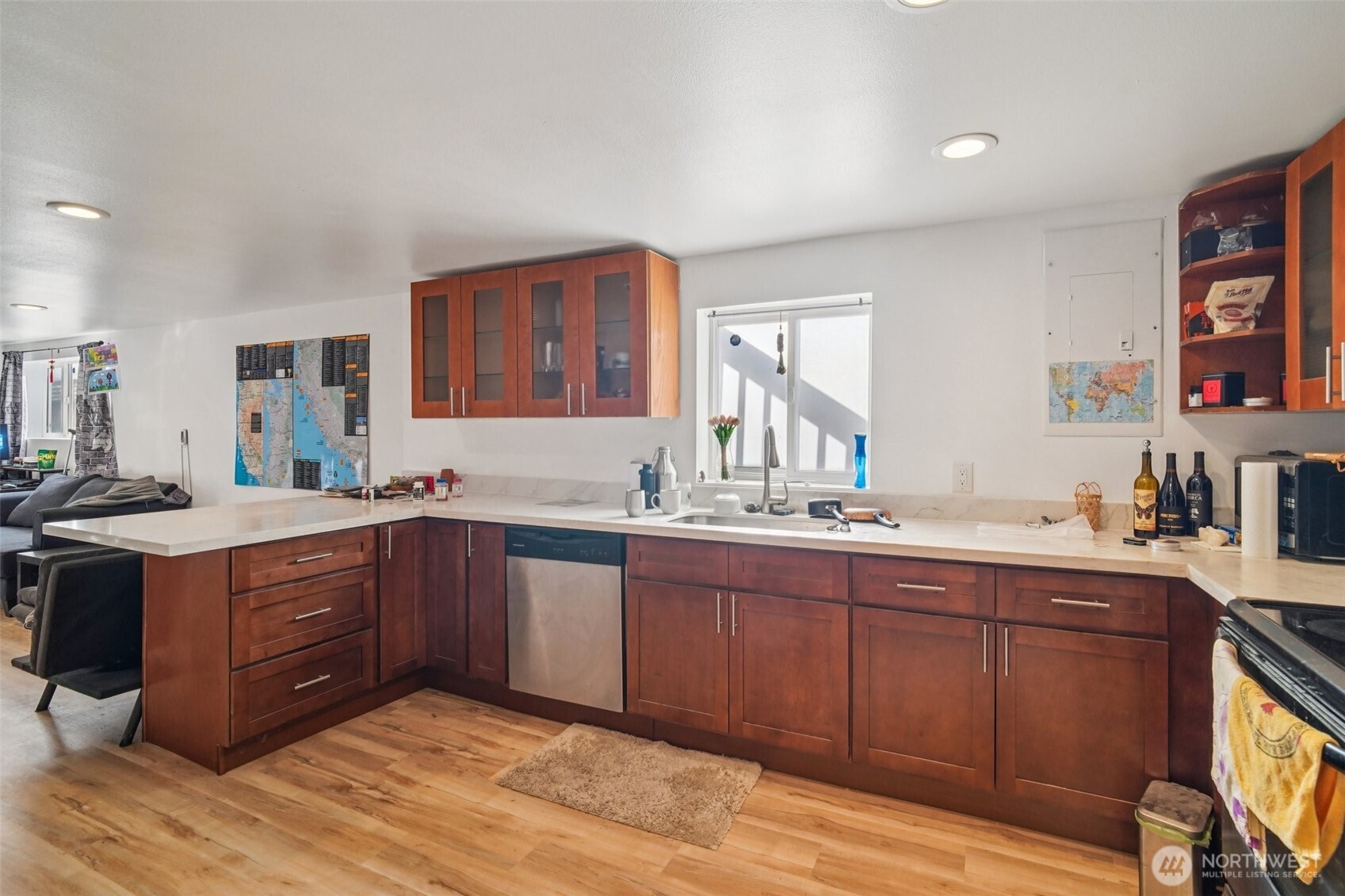 851 NW 56th Street , Seattle, WA 98107