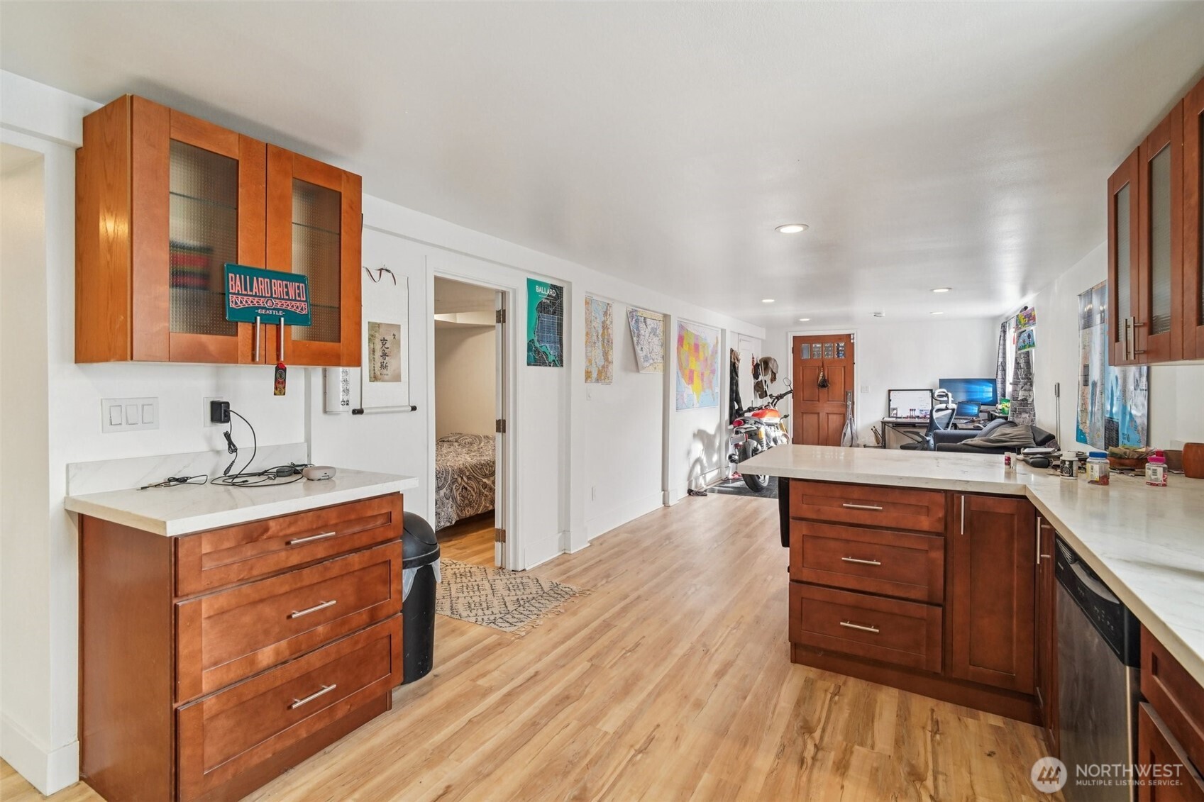 851 NW 56th Street , Seattle, WA 98107