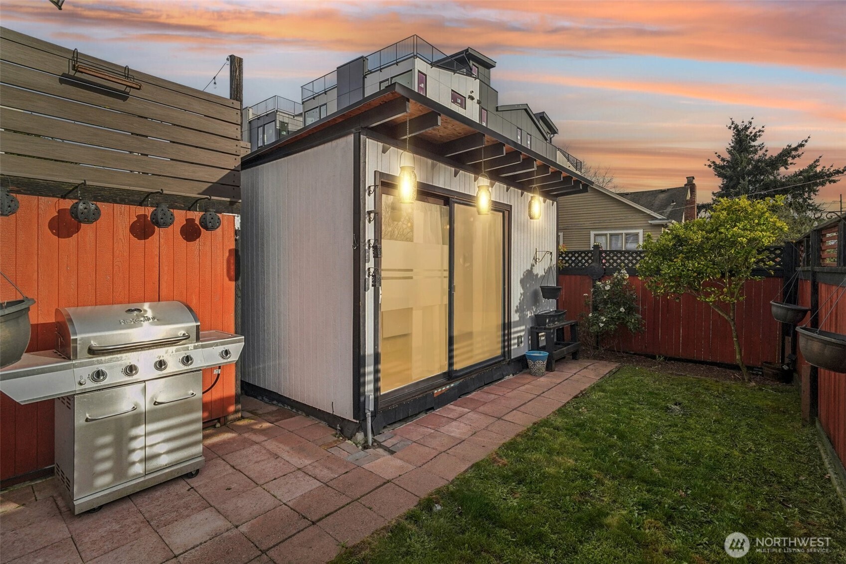 851 NW 56th Street , Seattle, WA 98107