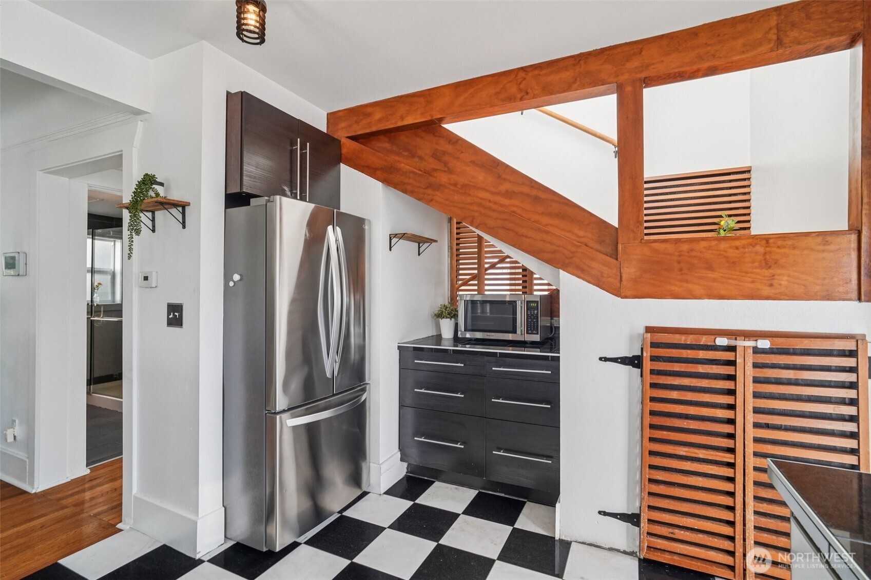 851 NW 56th Street , Seattle, WA 98107