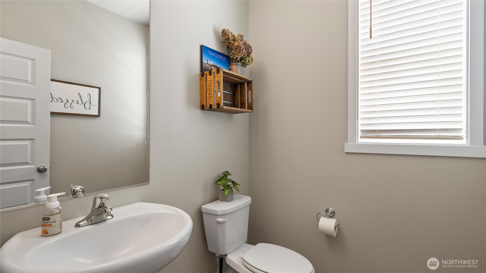 8215 Cardinal Peak St , West Richland, WA 99353