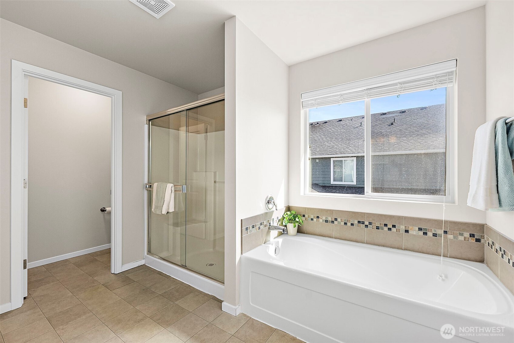 17607 28th Avenue Ct E, Tacoma, WA 98445