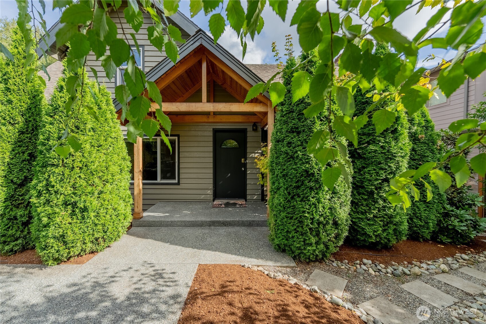 20006 68th Avenue NE, Kenmore, WA 98028-2040