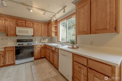 20006 68th Avenue NE, Kenmore, WA 98028-2040 - Photo 13