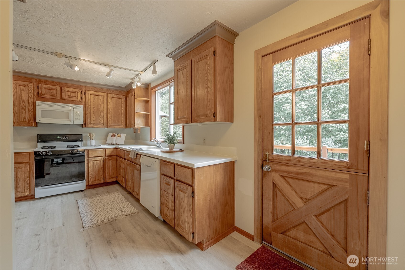 20006 68th Avenue NE, Kenmore, WA 98028-2040