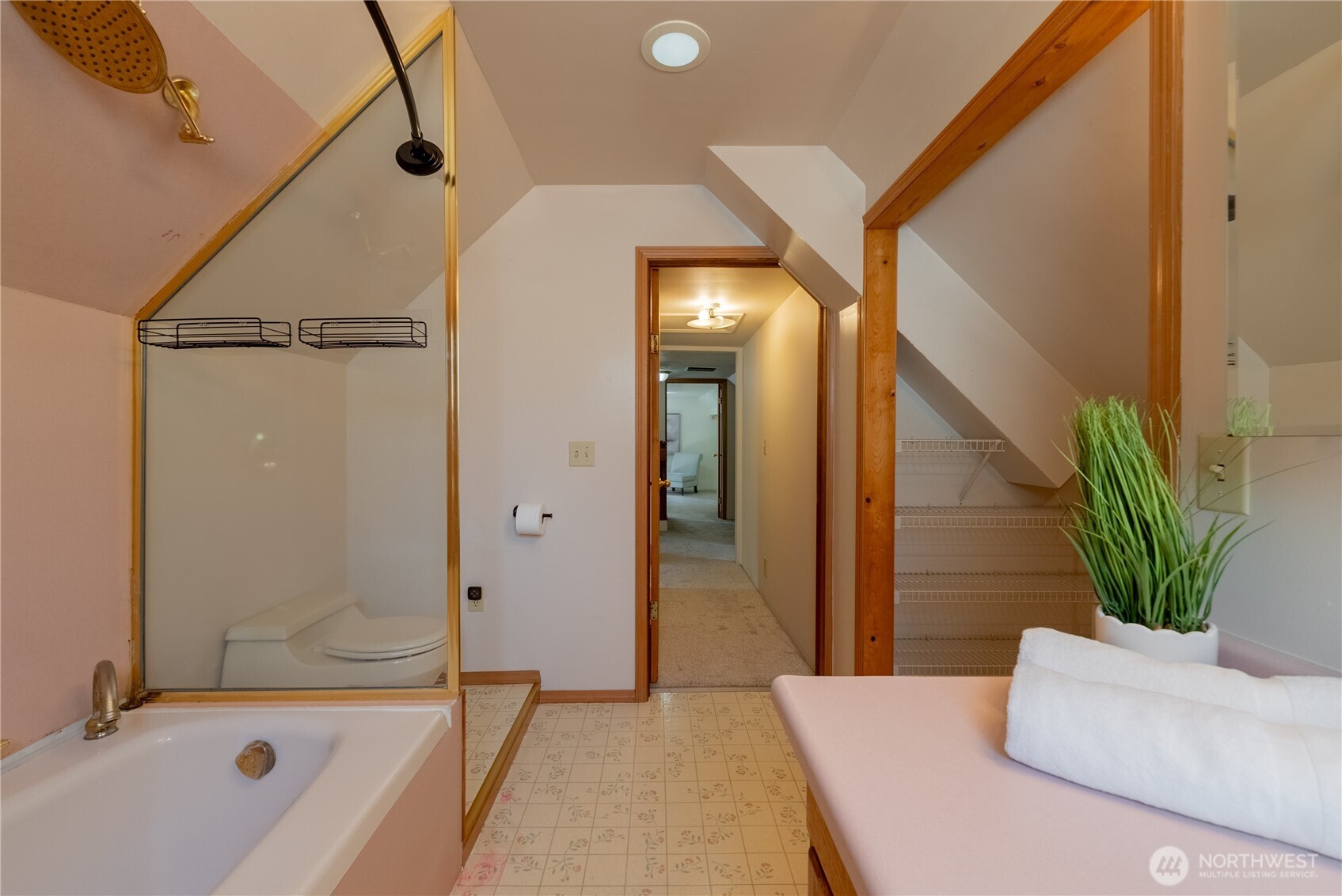 20006 68th Avenue NE, Kenmore, WA 98028-2040