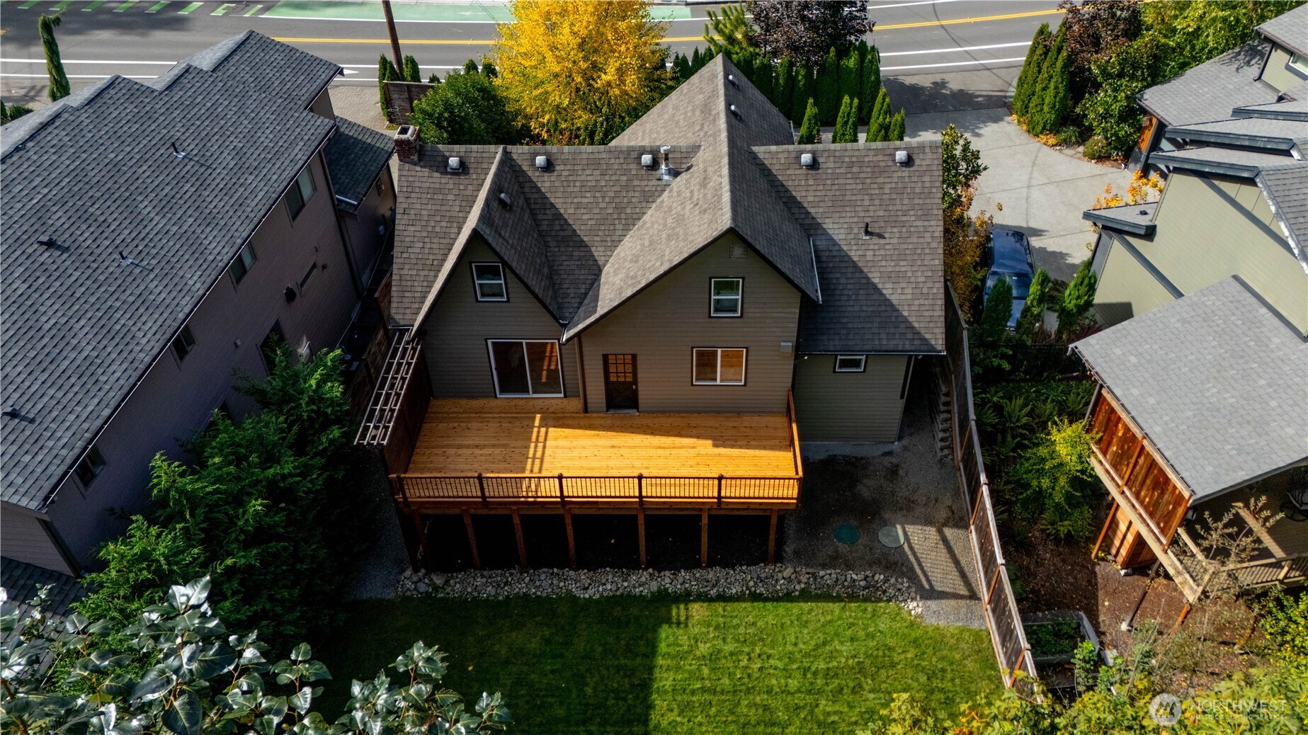 20006 68th Avenue NE, Kenmore, WA 98028-2040