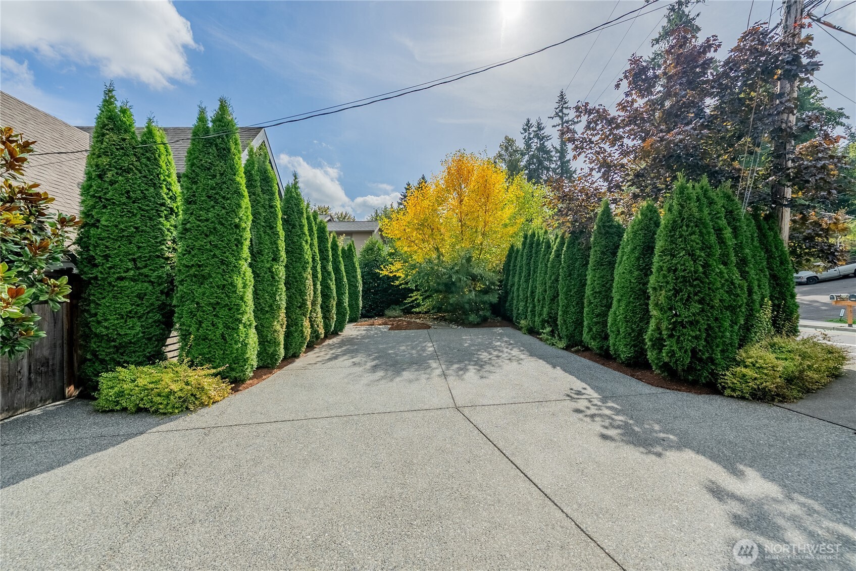 20006 68th Avenue NE, Kenmore, WA 98028-2040