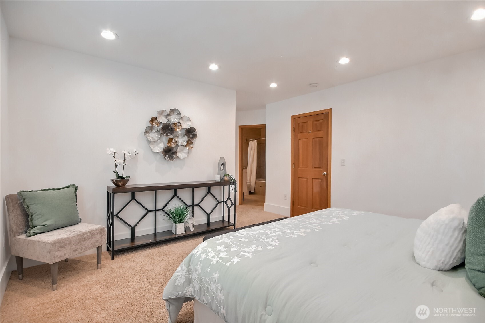 1116 6th Avenue N, Seattle, WA 98109