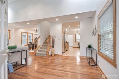 1116 6th Avenue N, Seattle, WA 98109 - Photo 3