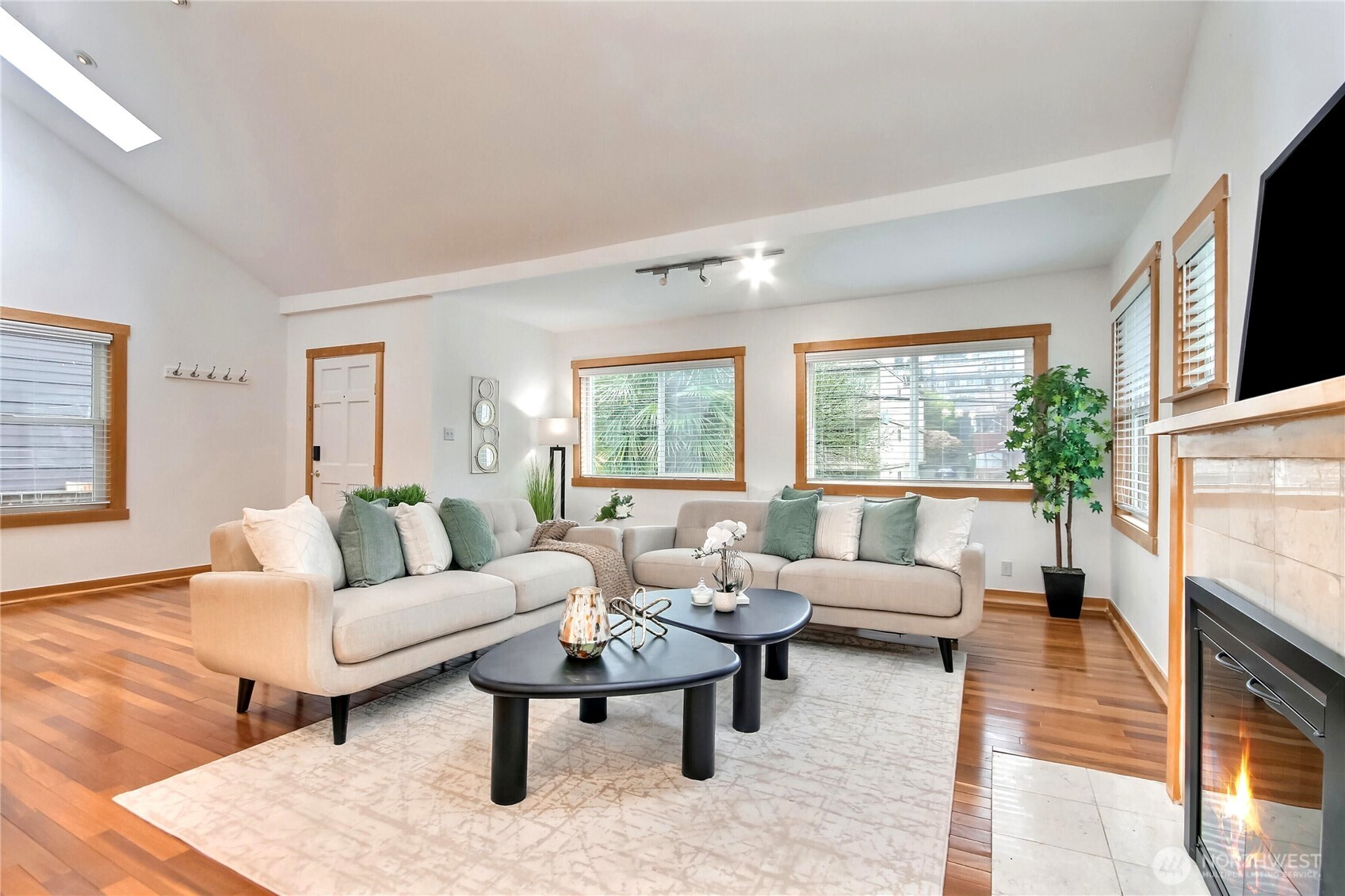 1116 6th Avenue N, Seattle, WA 98109