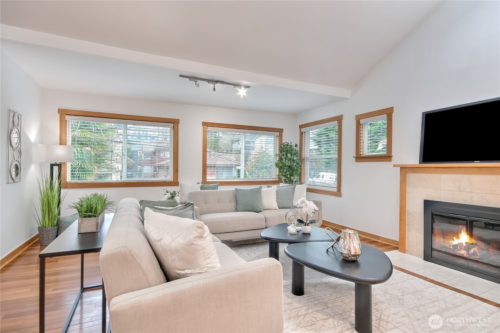 1116 6th Avenue N, Seattle, WA 98109