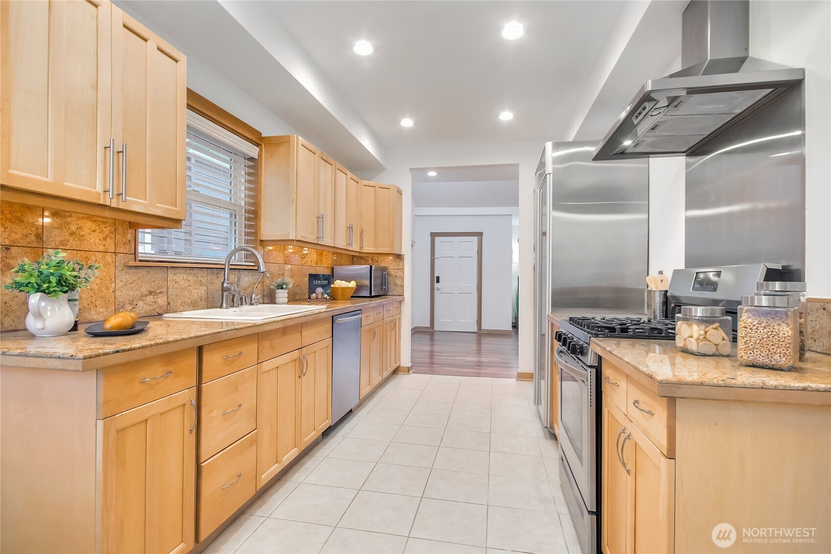 1116 6th Avenue N, Seattle, WA 98109