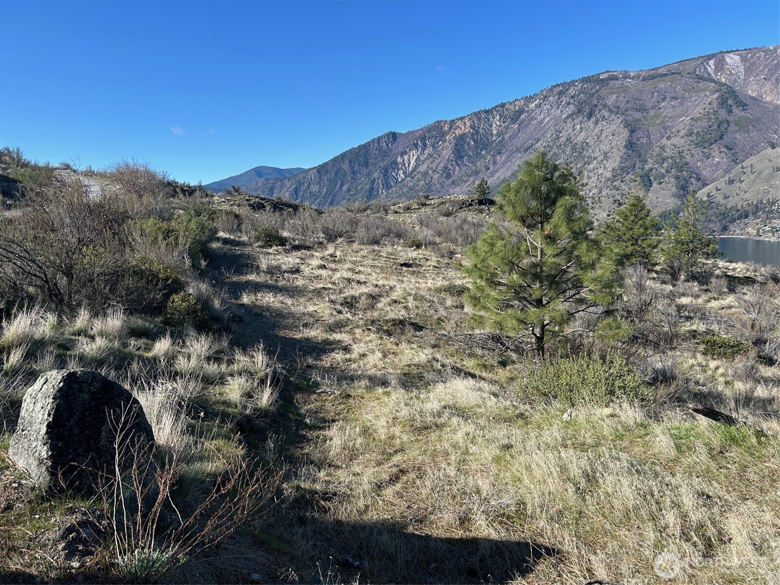 1669 Emerson Acres Road , Manson, WA 98831