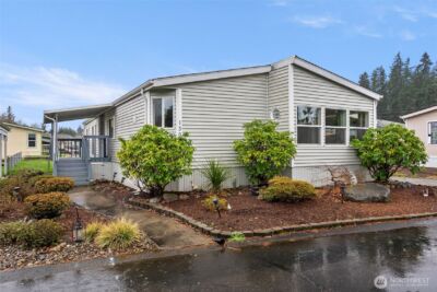 139 NE Saturn Lane , Bremerton, WA 98311