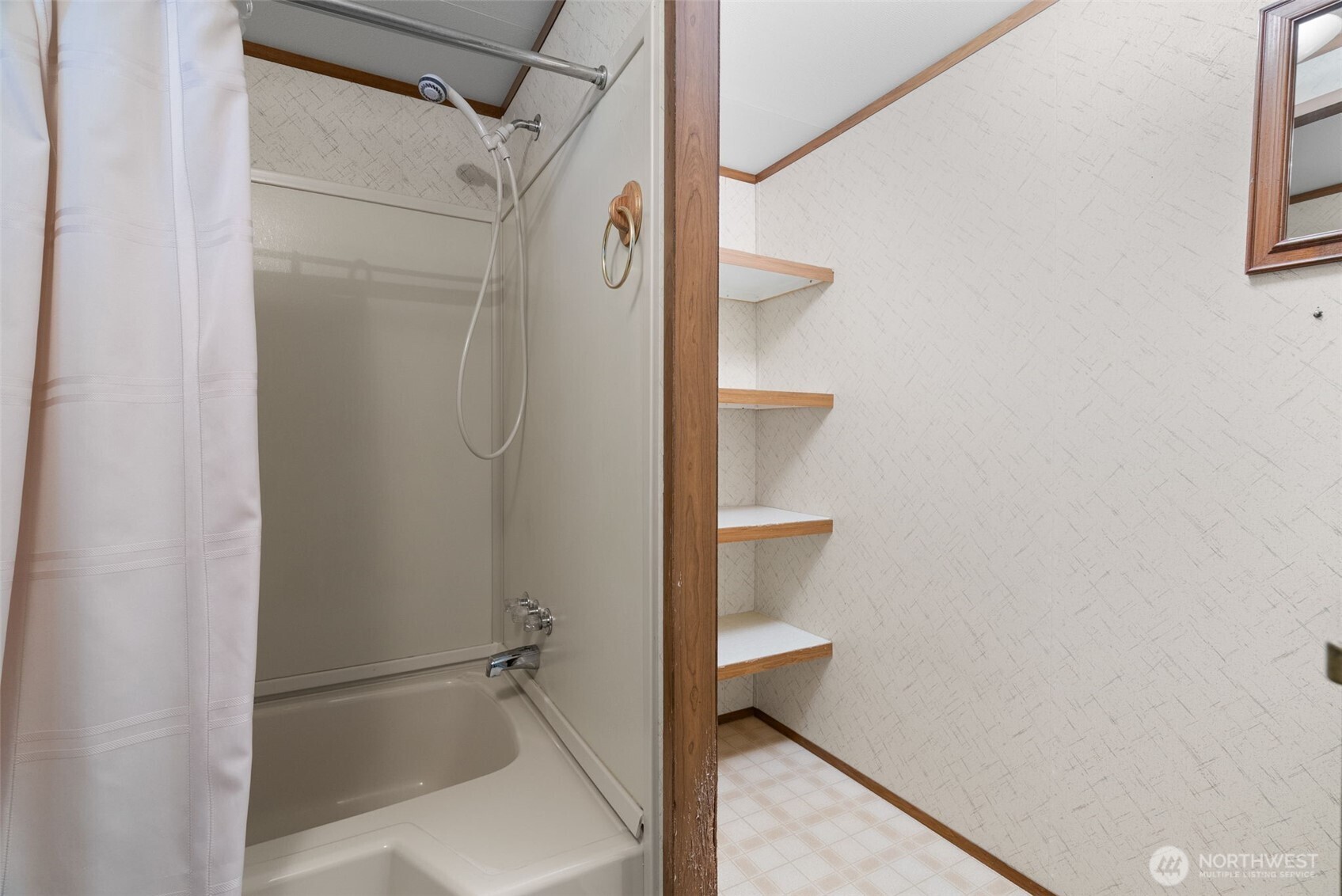 139 NE Saturn Lane , Bremerton, WA 98311