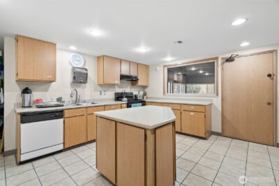 139 NE Saturn Lane , Bremerton, WA 98311 - Photo 35