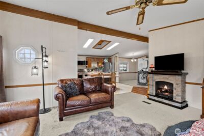 139 NE Saturn Lane , Bremerton, WA 98311 - Photo 4