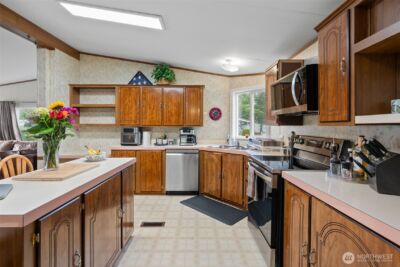 139 NE Saturn Lane , Bremerton, WA 98311 - Photo 5