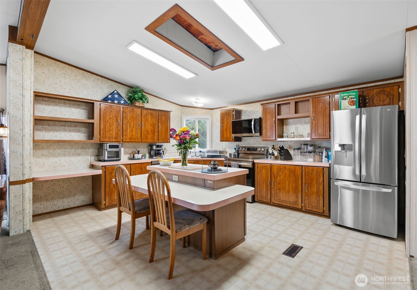 139 NE Saturn Lane , Bremerton, WA 98311