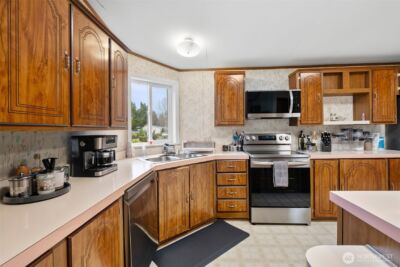 139 NE Saturn Lane , Bremerton, WA 98311 - Photo 8