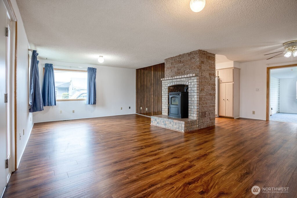 2209 42nd Avenue , Longview, WA 98632-4941