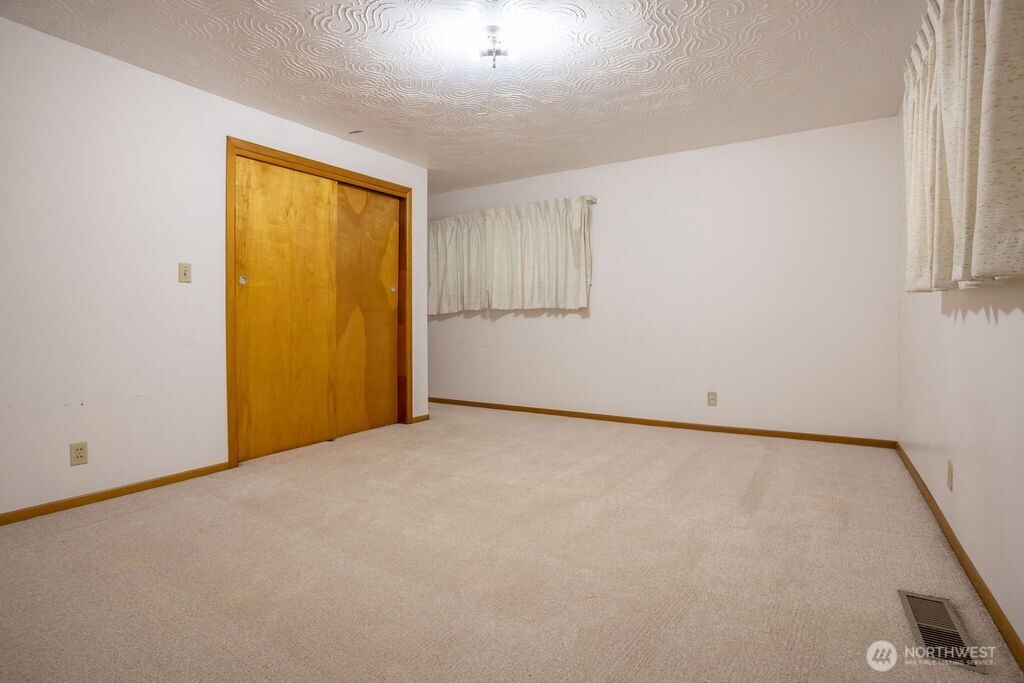 2209 42nd Avenue , Longview, WA 98632-4941