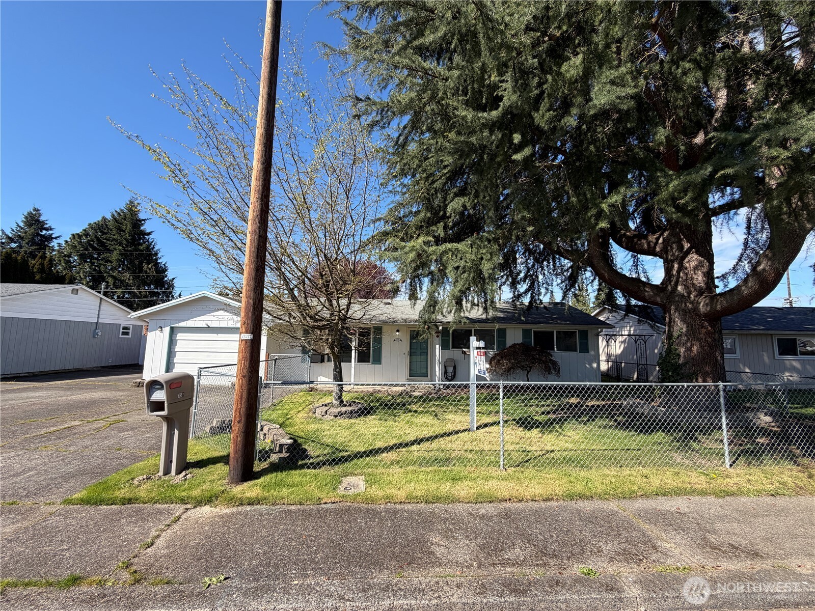 359 Douglas Street , Longview, WA 98632