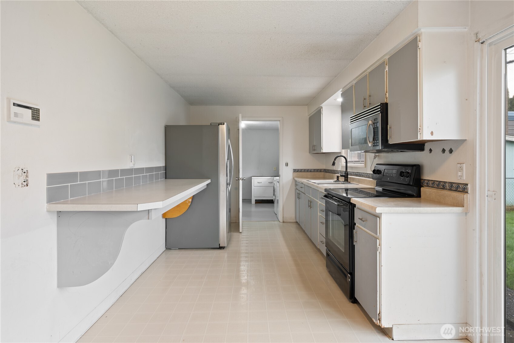 359 Douglas Street , Longview, WA 98632