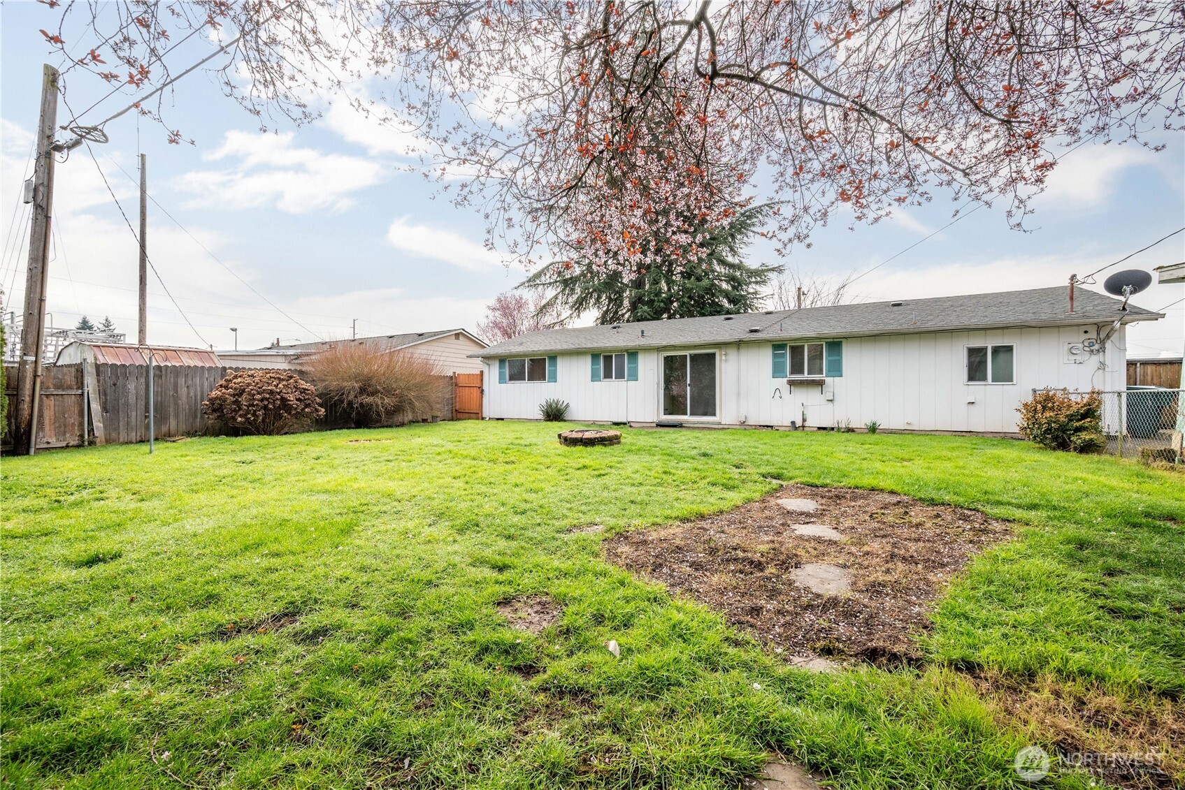 359 Douglas Street , Longview, WA 98632