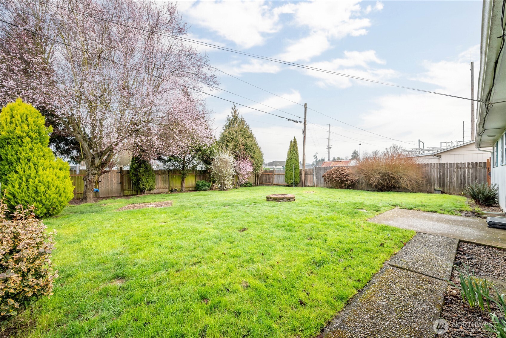 359 Douglas Street , Longview, WA 98632