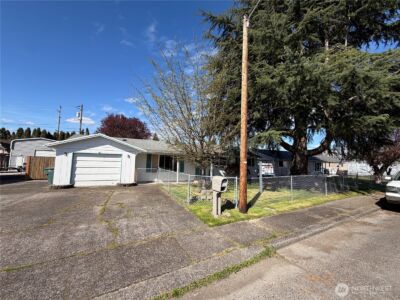 359 Douglas Street , Longview, WA 98632