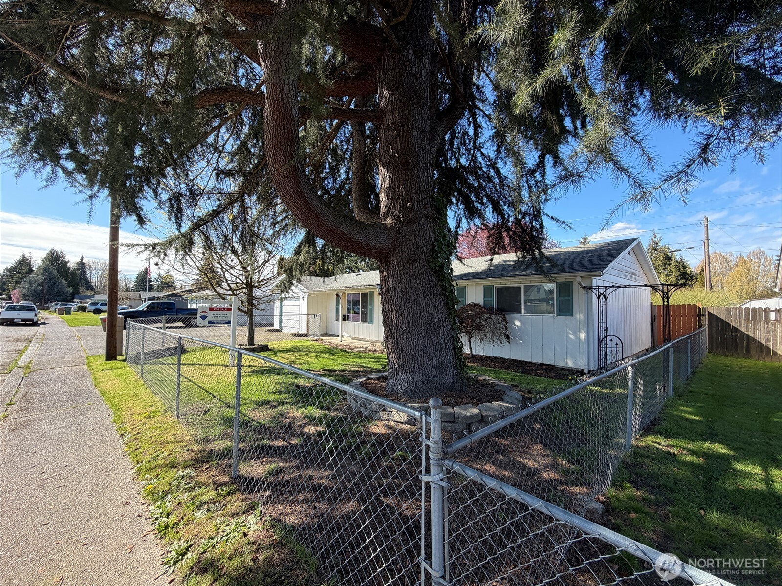 359 Douglas Street , Longview, WA 98632