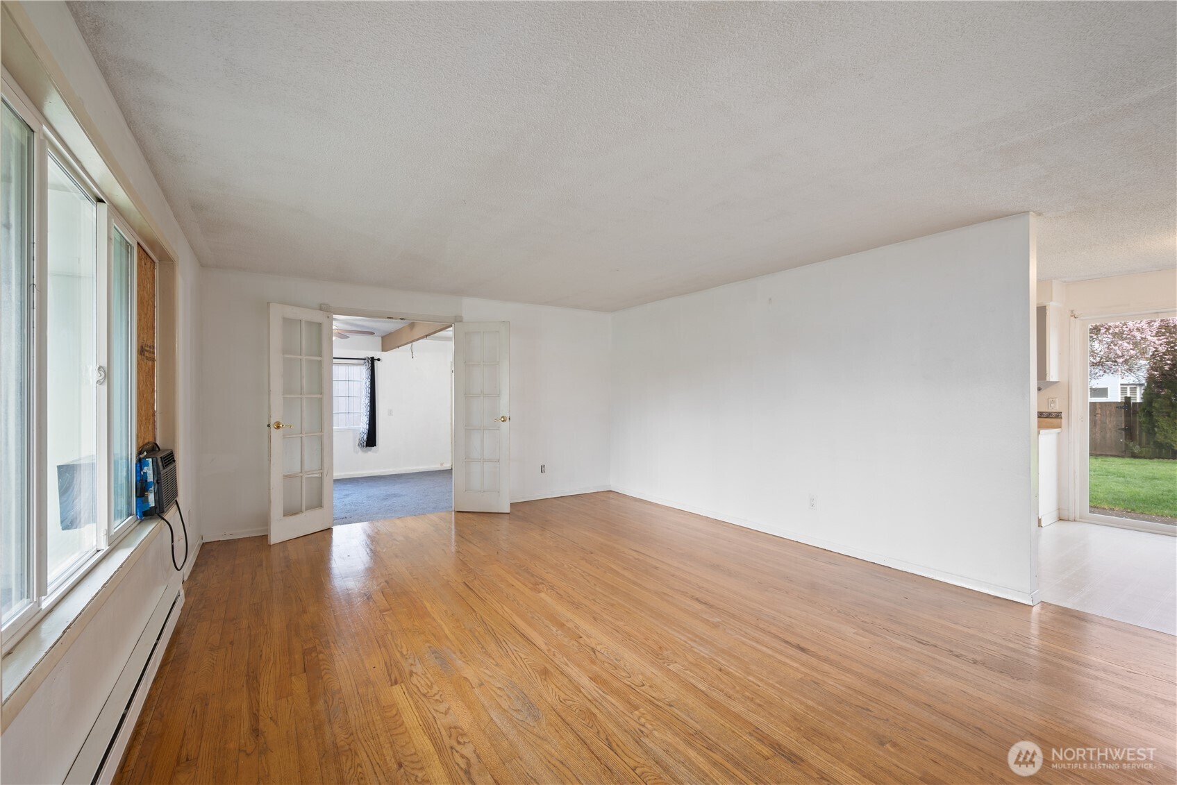 359 Douglas Street , Longview, WA 98632