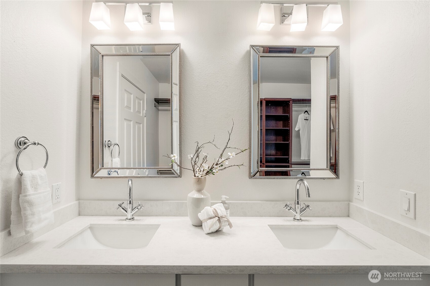 1336 Bellevue Way NE #4, Bellevue, WA 98004