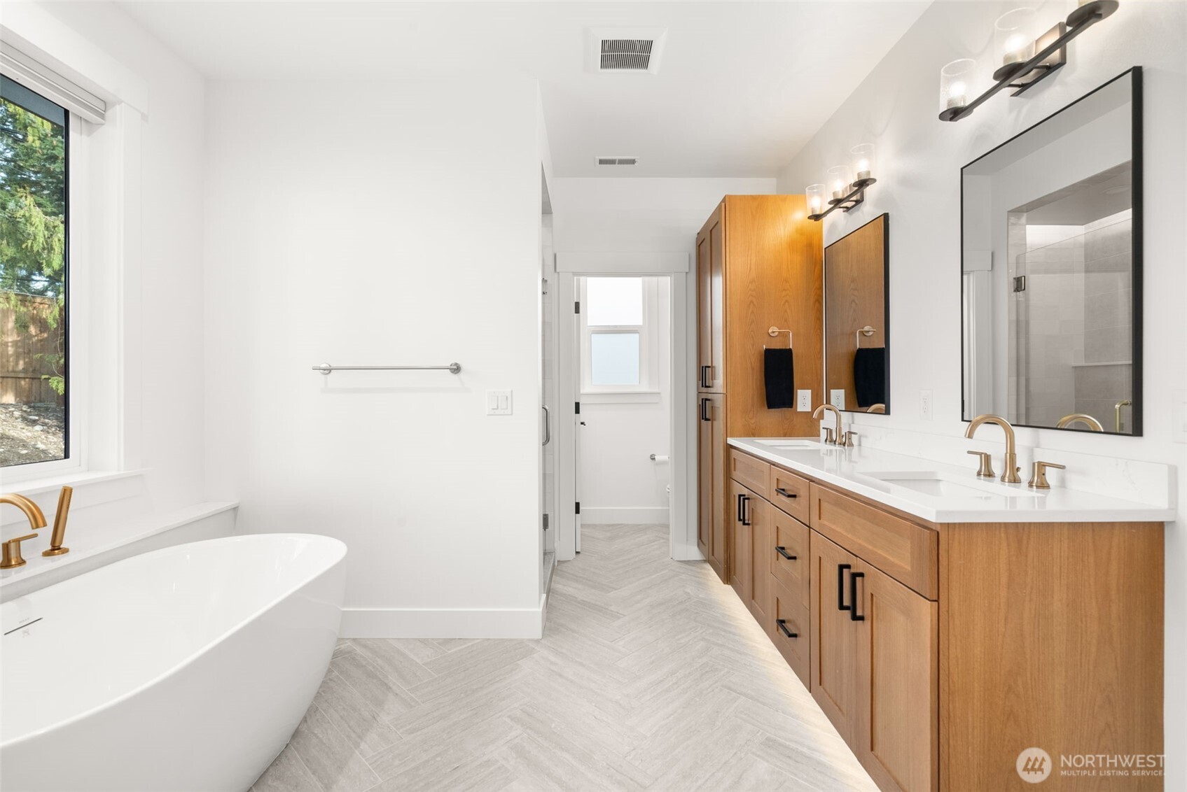 17905 28th Street E, Lake Tapps, WA 98391