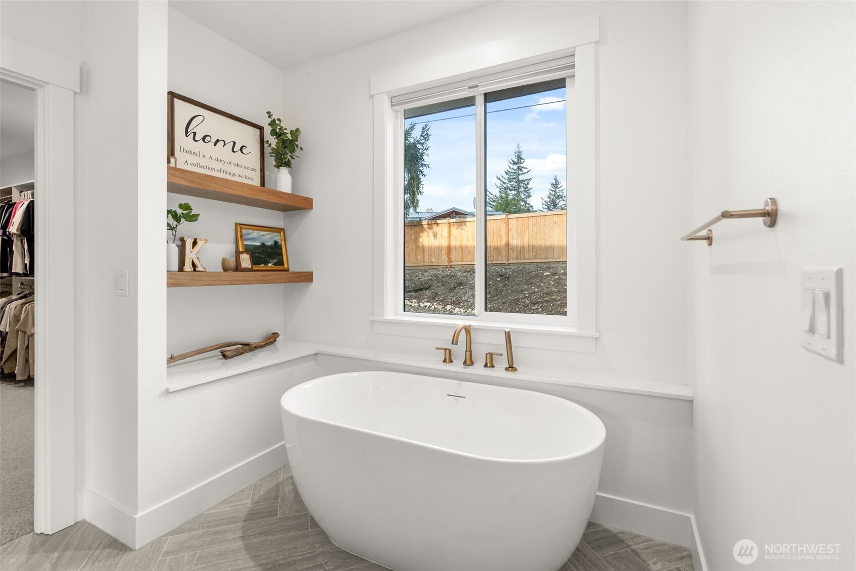 17905 28th Street E, Lake Tapps, WA 98391