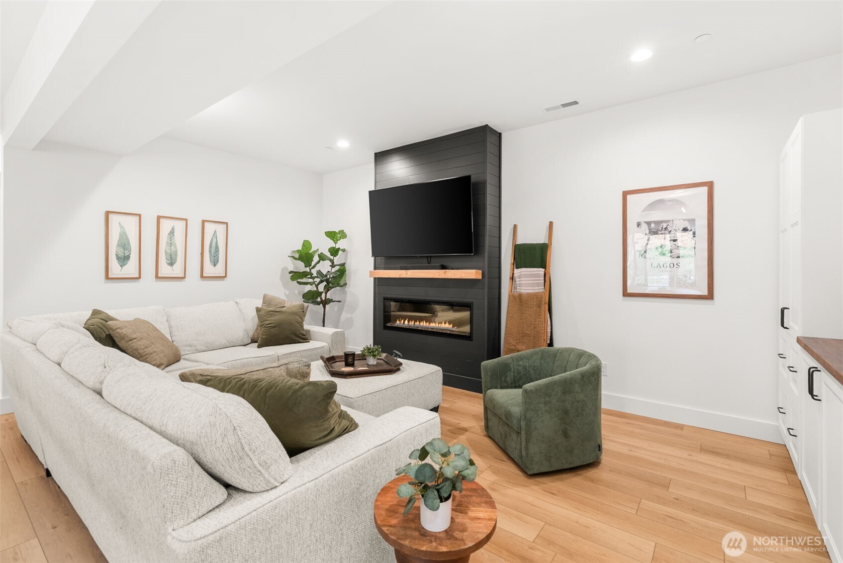 17905 28th Street E, Lake Tapps, WA 98391