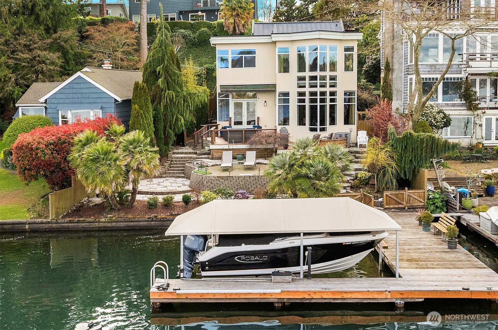 8418 Island Drive S, Seattle, WA 98118