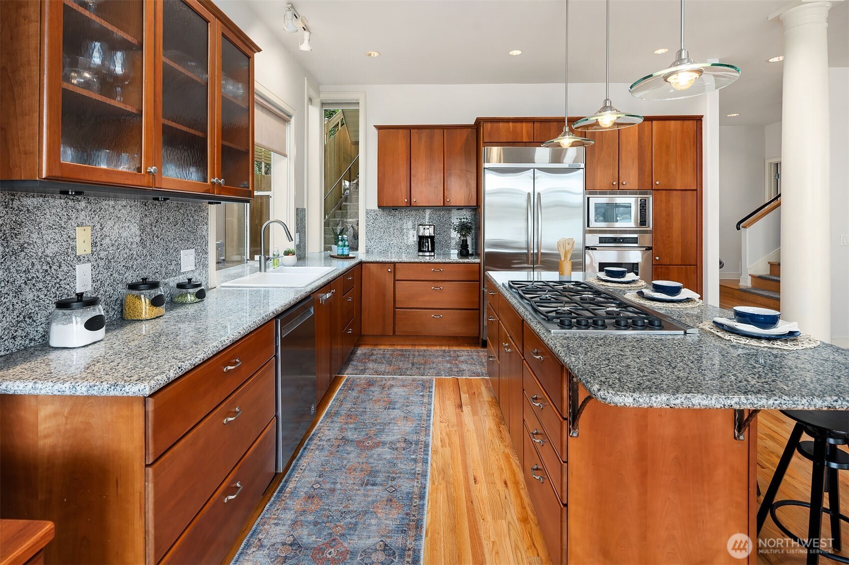 8418 Island Drive S, Seattle, WA 98118