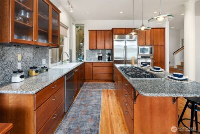 8418 Island Drive S, Seattle, WA 98118 - Photo 15