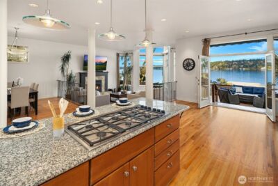 8418 Island Drive S, Seattle, WA 98118 - Photo 16